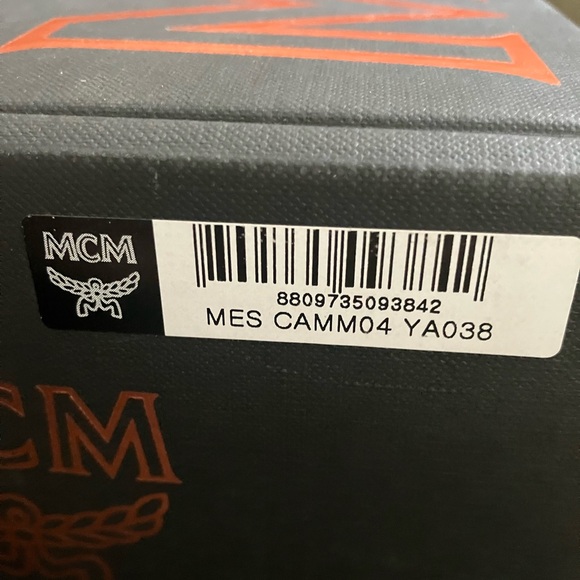 MCM Vibrant Yellow Slides - Picture 7 of 8